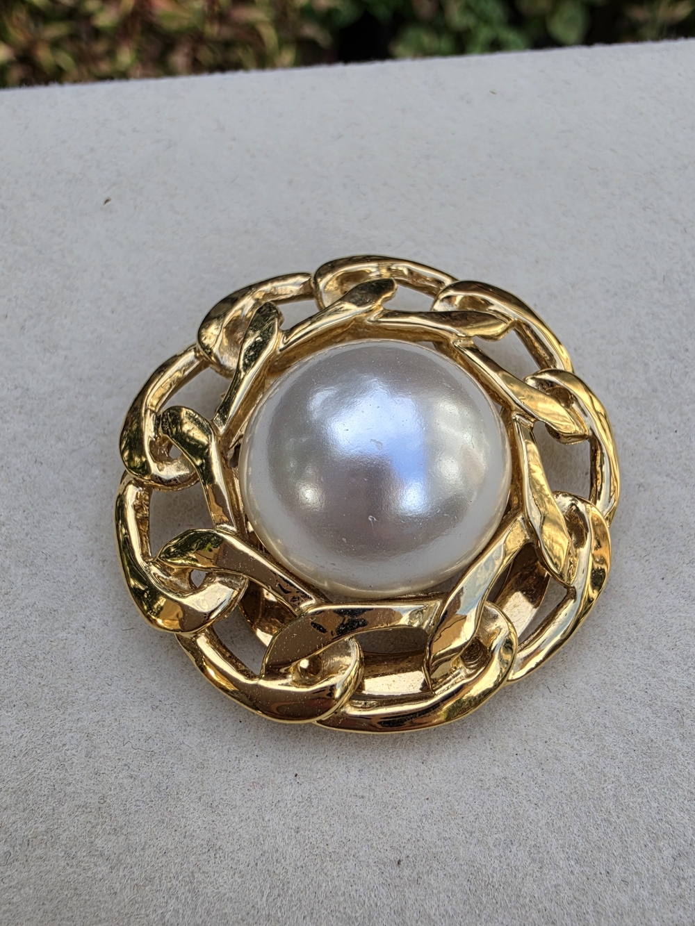 Butler: Vintage Fifth Avenue Collection (FAC) Faux Pearl Chain Scarf Clip